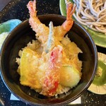 手打ちそば 秋新 - 天丼のアップです