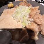 Teppanyaki Hakata Tenjin Horumon - ホルモン豆腐からしとねぎパン