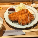 Front du CHATON - リブロースカツ定食、ご飯少なめ。