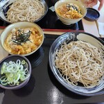 Motsujirou - 日替りの丼セット730円 そば大盛り+100円