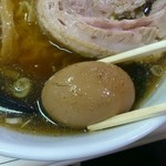 らーめん 匠亭 - デフォの味玉
      