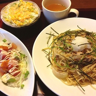 一作 - 料理写真:カフェ飯と和風パスタのセット 950円