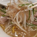 三ん寅 - もやし炒め　しゃきしゃき！トッピングオススメです。