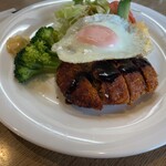 カフェ ド ウィンクル - 今日はメンチカツと目玉焼き