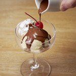 Hardening chocolate DE vanilla ice cream