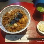 Isshin Kaneko - 大かき揚げ天丼1,100円、あさり味噌汁300円