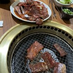 Yakiniku Izakaya Tonton - 