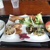 らふらんす2 - 料理写真:本日の日替り定食A880円　銀タラの照り焼き♬　豆腐、大根、里芋、三つ葉と具沢山の味噌汁