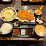 黒かつ亭 黒べぇ - 黒豚上ロースかつ定食