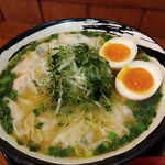 俺の中華たなか家 - 「辛味噌ワンタン麺」着丼＼(^o^)／
