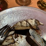 モノリス - 下には、カリカリのパイ