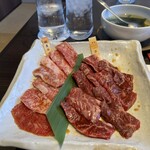 黒毛和牛焼肉 凱旋門 - カルビ、ハラミ