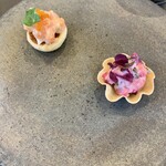 Restaurant Laplace - AMUSE BOUCHE  
            ジャガイモのパンケーキ・スモークサーモン
            錦爽鶏ささみ・ビーツ