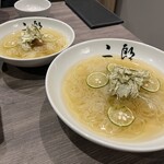 焼肉&手打ち冷麺 二郎 - 冷麺(奥がsサイズ)