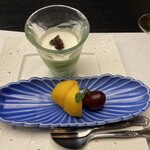 KAMEYA HOTEL - 抹茶ムース、季節の果物