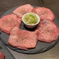 富士山溶岩焼肉 あぶり - 上タン塩　2200円