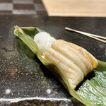 たか吉の鮨 - 穴子の笹寿司