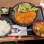 備長炭焼肉 てんてん - エビチリソース定食