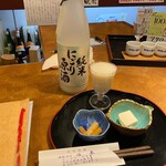 吟醸酒房　油長 - 純米にごり原酒と突き出し