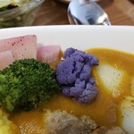 キッチン ブルー グローブ - 蒸し野菜のアップ