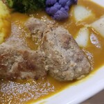 キッチン ブルー グローブ - ポークポルベッティニのアップ