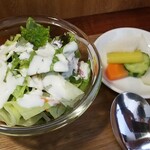 キッチン ブルー グローブ - サラダ、ピクルスのアップ