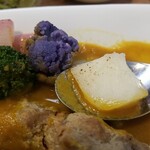 キッチン ブルー グローブ - 蒸し野菜はじゃがいも？