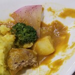 キッチン ブルー グローブ - カレールーが無くなり、ポークポルベッティニと蒸し野菜で食べ進めます