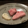 梅田お初天神大人の神戸牛焼肉 - 塩焼き ゲタカルビ、三日月ロース、蓮根