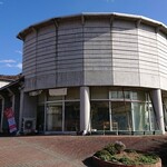 お食事処 はくさい - ホールのような建屋