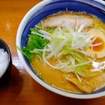 Tori Wakamaru - トントロラーメン醤油