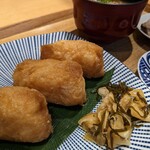 Kandamyoujin Bunkakouryukan Edocco - お揚げは結構甘め。甘め大好き❤ガリ昆布もいいお味。