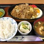 ダイニングカフェ rich - 料理写真:ランチ・焼きそば定食