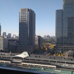 XEX TOKYO / Salvatore Cuomo Bros. - 窓からの景色:丸ビル、新丸ビル、KITTEが見えます