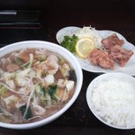 新華苑 - チャンポンとから揚げ