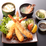 ◇エビフライ定食 3,025円（税込）