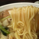 新華苑 - スープが良く絡みます。
