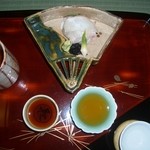 瓢亭 - 明石の鯛をトマト醤油でいただく