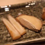 赤坂 鮨 天ぷら 祇園いわい - いぶりがっこチーズ, ごぼう