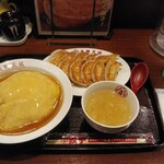 大阪王将 - 天津飯＆餃子セットに焼き餃子をプラス