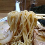 麺庵 利休 - 「東京製麺」さんと思われる中細ストレート麺。