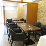 パスタとワインのお店 Piacere - テーブル席