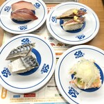 無添くら寿司 - えびアボカド、はまち、肉厚とろ〆さば、ゆずかつおたたき