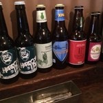 PANTRY COYOTE - 店内には、珍しい輸入ビールが沢山かざられています