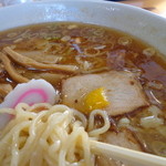 永福町 大勝軒 - チャーシューの上に柚子の皮