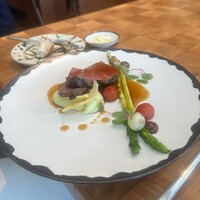 ザ タヴァン グリル＆ラウンジ - 