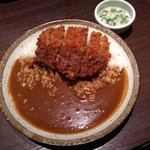 CoCo壱番屋 - 手仕込みキャベツメンチカツカレーにオクラ山芋トッピング 一辛
            
            メンチカツやめて納豆にして ねばねばトリオにすれば良かった〜