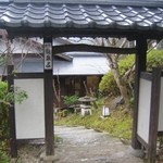 創作川魚料理　料亭 龍泉荘 - 龍泉荘入り口。