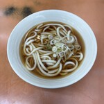 そば処 常盤軒 - かけうどん。うどんはコシがない。