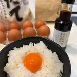 Tomoe Ya - 今回は、新鮮な地卵と、美味しい卵かけご飯専用醤油が
                        手に入りましたので…
                        究極のTKGのために‥
                        やっぱりつきたての新米でいただきたい！(*´Д｀*)